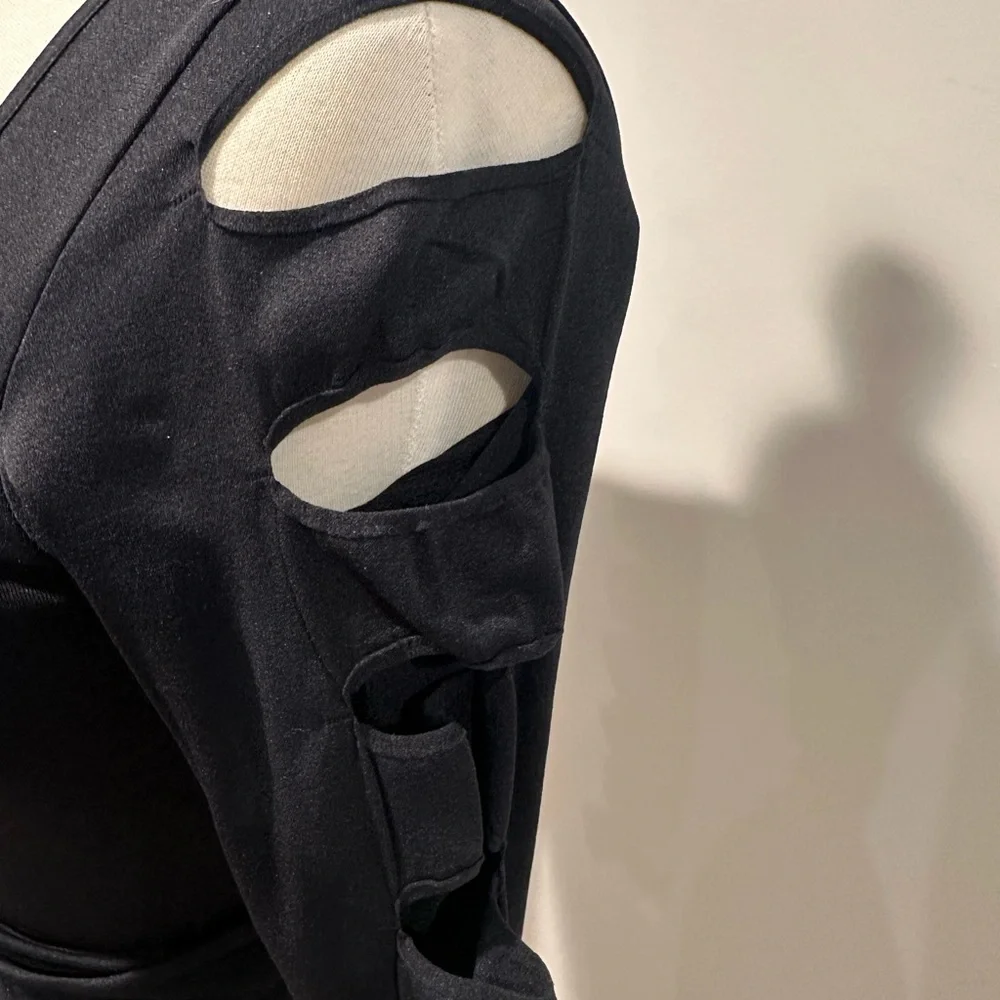 Venus Spandex Black Cut-Out Sleeve Top - Picture 4 of 4